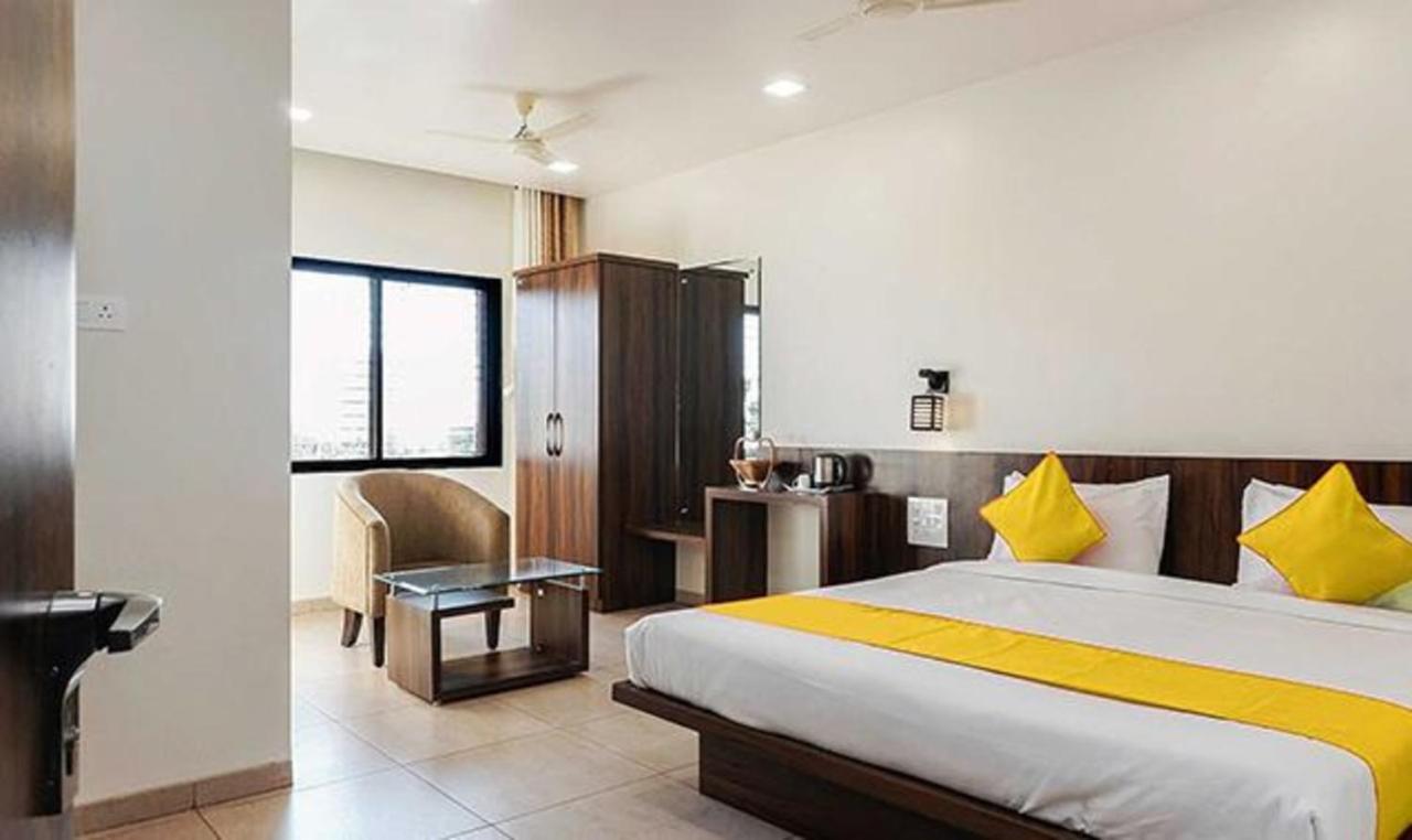 Fabhotel Karishma Palace Supe ภายนอก รูปภาพ