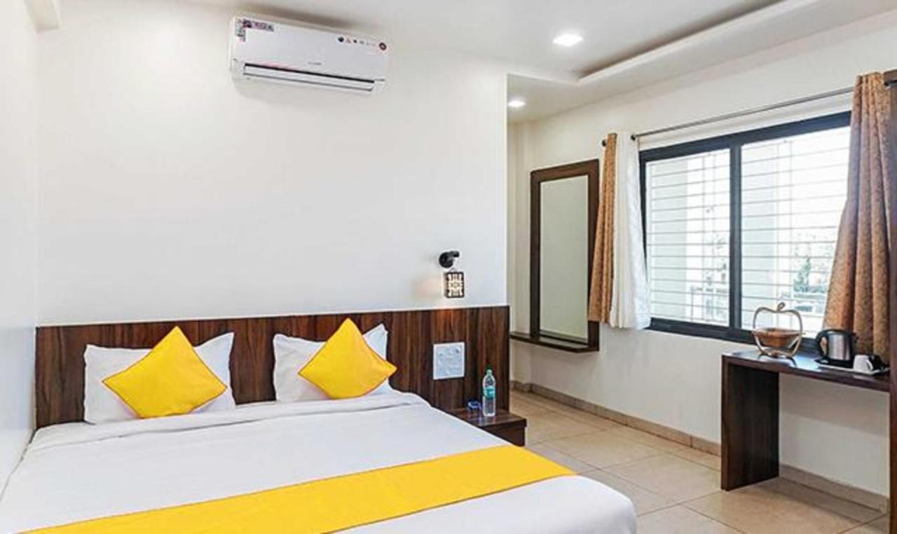 Fabhotel Karishma Palace Supe ภายนอก รูปภาพ