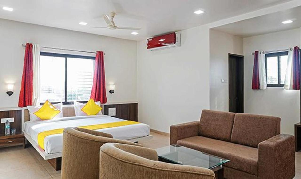 Fabhotel Karishma Palace Supe ภายนอก รูปภาพ