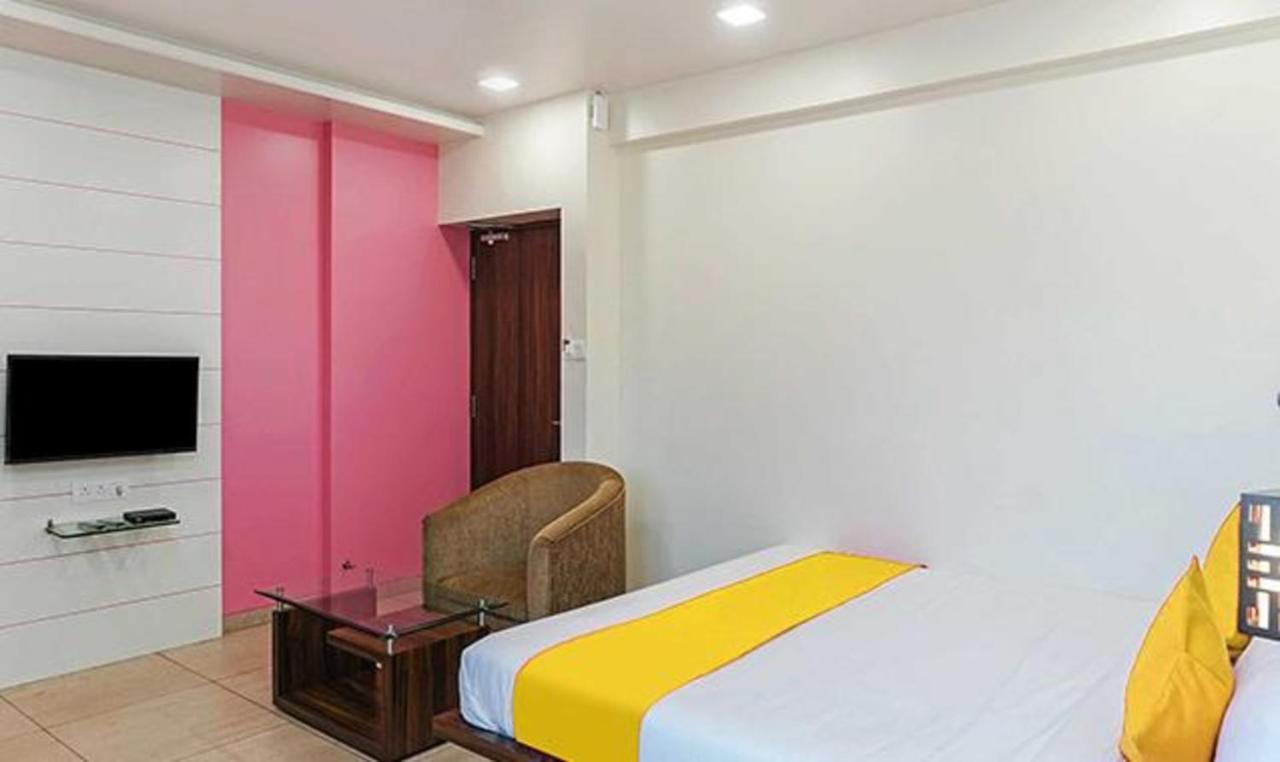 Fabhotel Karishma Palace Supe ภายนอก รูปภาพ